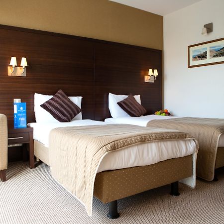 White Sands Hotel Портмарнок Екстер'єр фото
