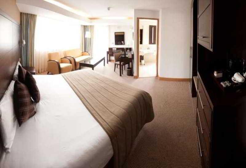 White Sands Hotel Портмарнок Екстер'єр фото