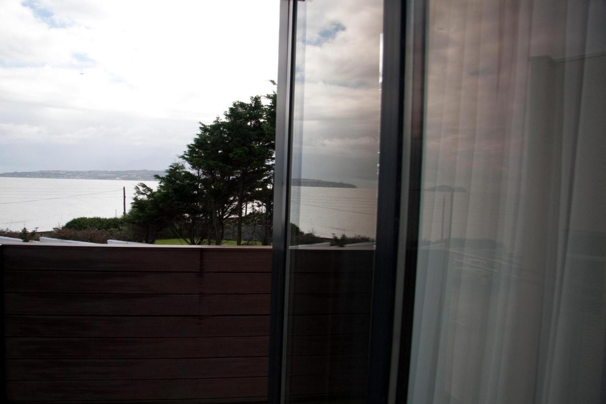 White Sands Hotel Портмарнок Екстер'єр фото