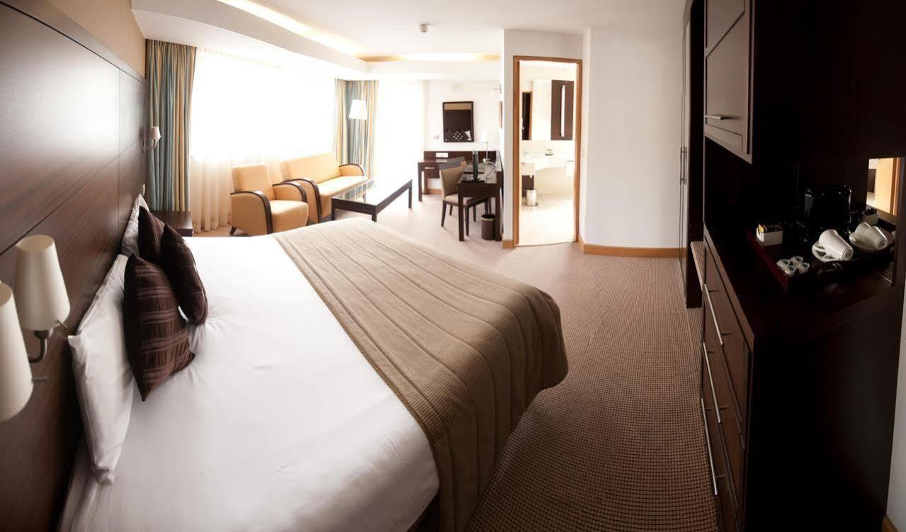 White Sands Hotel Портмарнок Екстер'єр фото